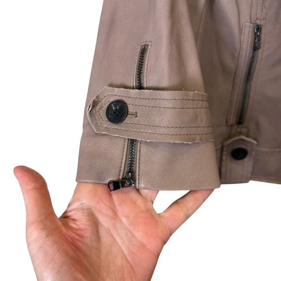 St. John Women's Taupe Lightweight Leather Jacket sz 4 - Picture 2 of 16